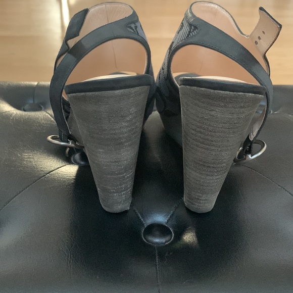 Coach platform - Picture 3 of 9